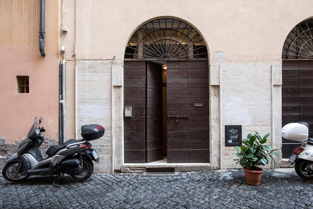 Holidays Teatro Pace Rome Extérieur photo
